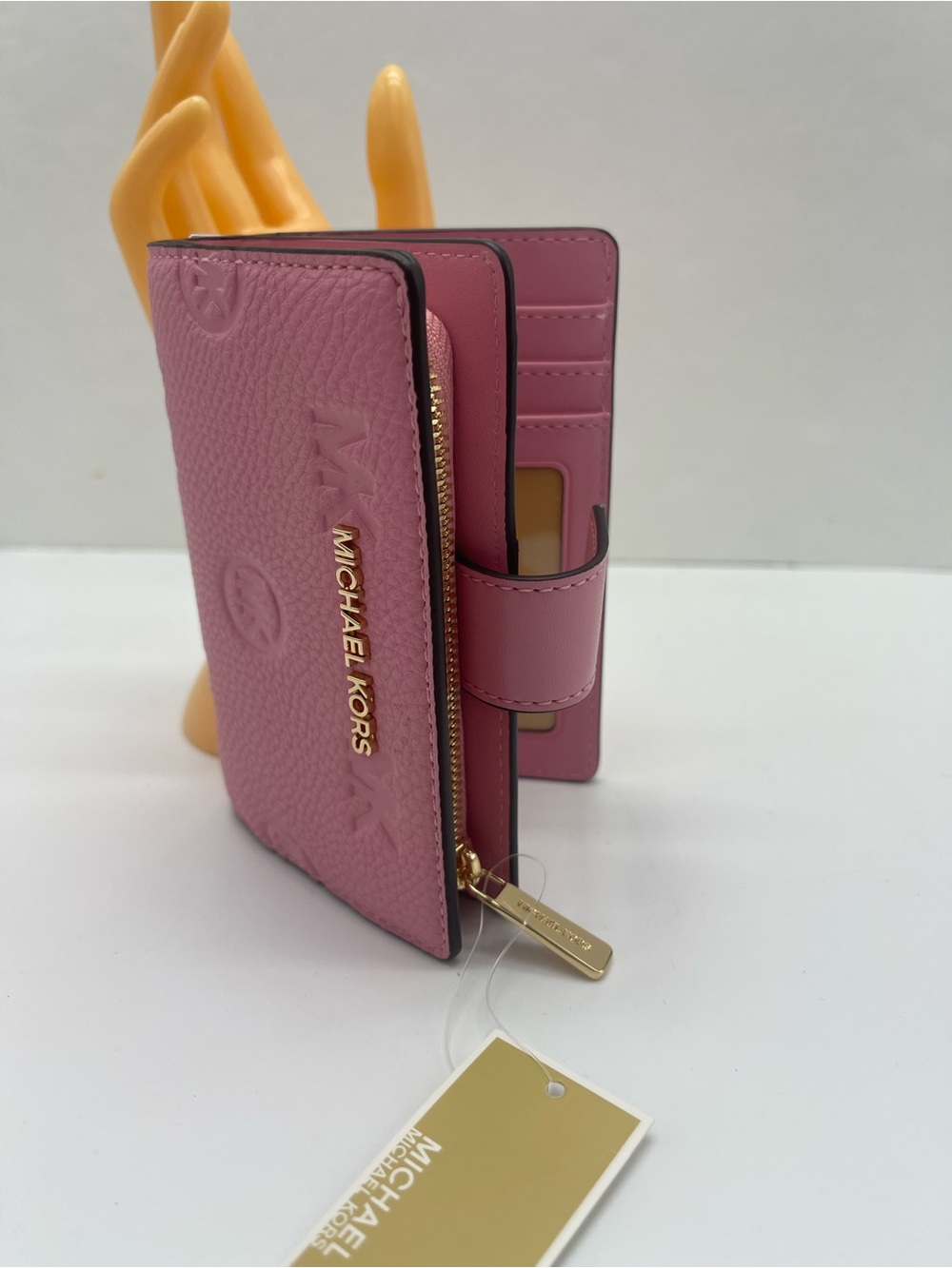 MICHAEL KORS Jet Set Travel Medium MK Logo Debossed Bifold Wallet
Carnation
NWT - Picture 3 of 16